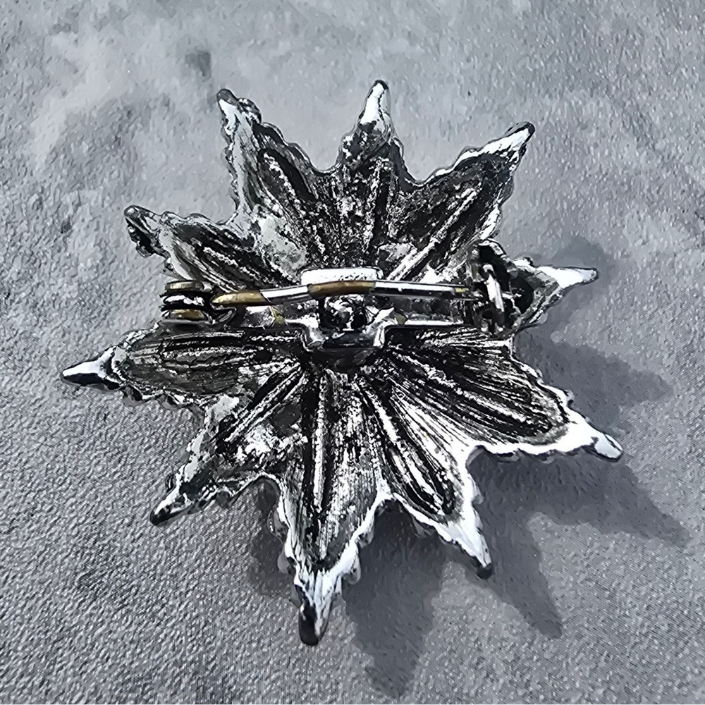 Vintage Silver Tone Starburst Brooch with Aurora Borealis Rhinestones - Picture 3 of 5